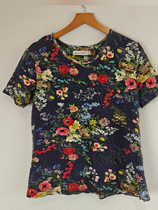 Johnny Was Tops - Johnny Was Calmé Floral Tee 🌸 Boho Luxe Stretch Top Navy Multicolor Size Small